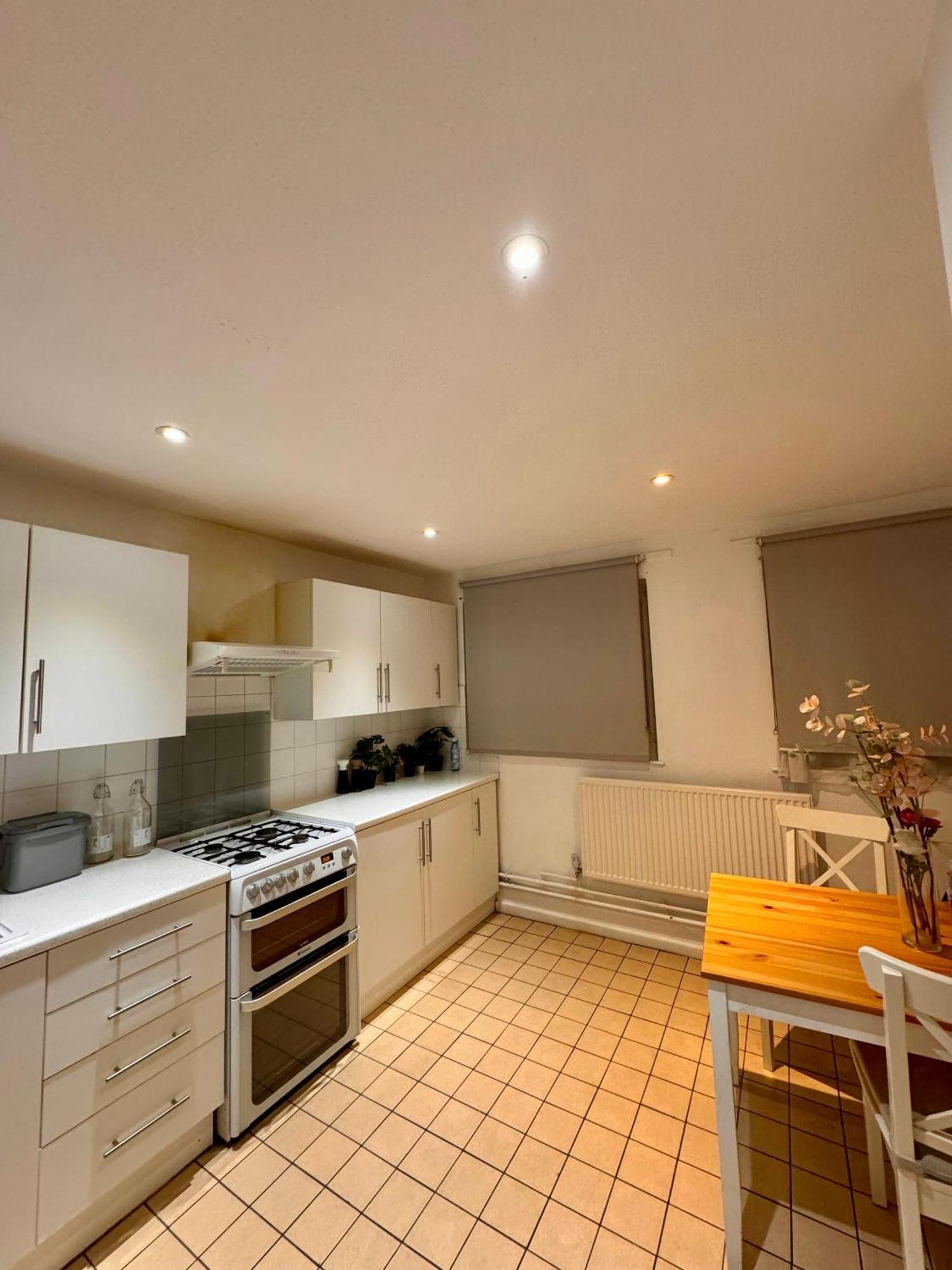 A Calm Stay Near Battersea Reach London Ngoại thất bức ảnh